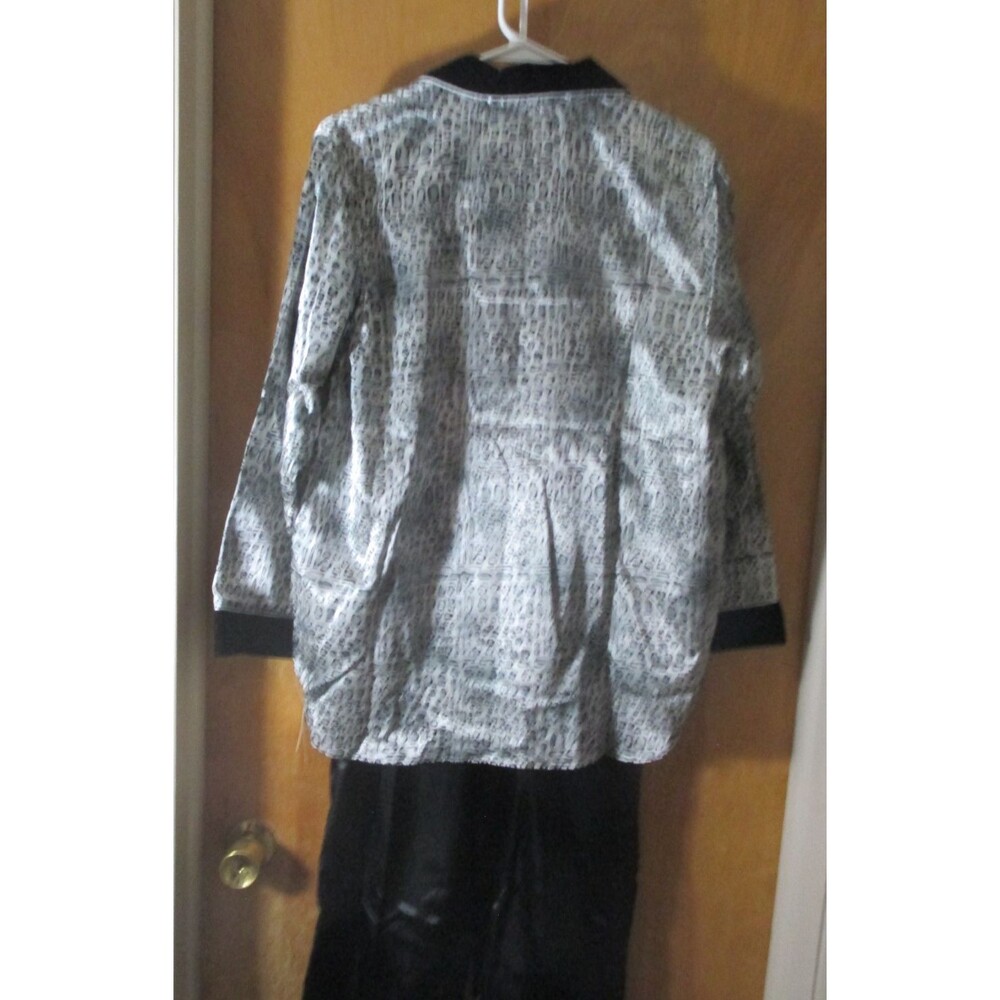 NEW Amanda Stewart Intimates Satin Pajamas Set Velvet Trim Size S - Picture 5 of 11